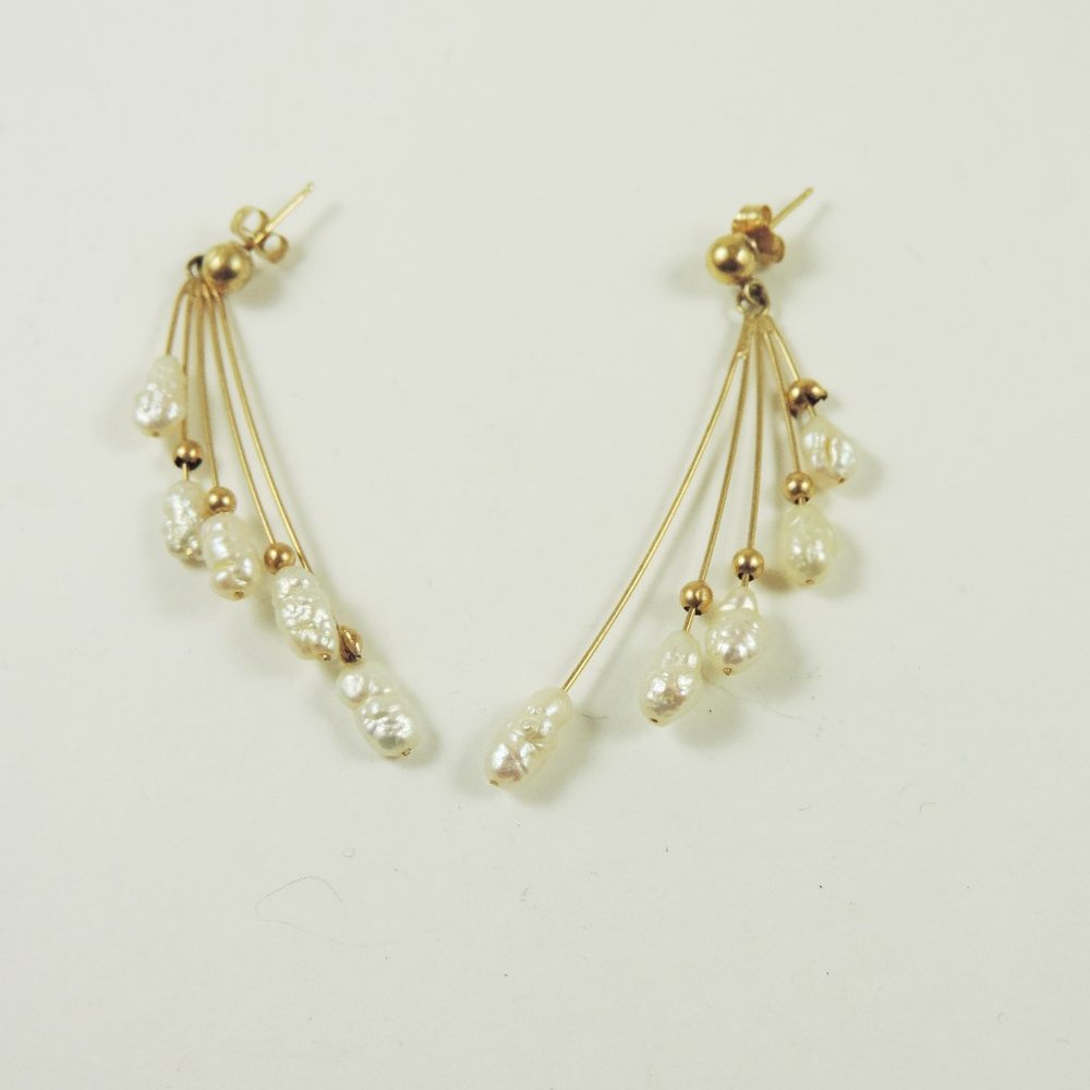 Vintage | Gold Tone Pearl Earrings